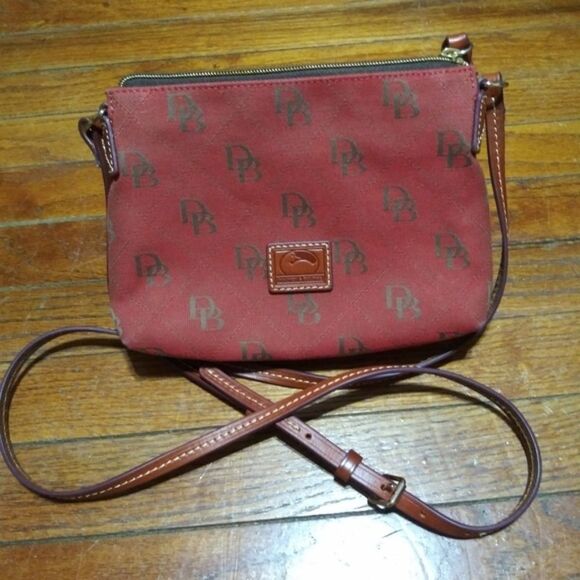 Dooney & Bourke Handbags - Dooney And Bourke Cross Body Bag EUC